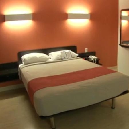 Motel 6 Мантека Экстерьер фото