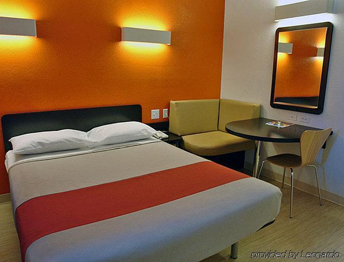 Motel 6 Мантека Экстерьер фото