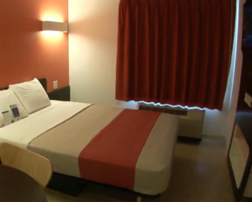 Motel 6 Мантека Экстерьер фото