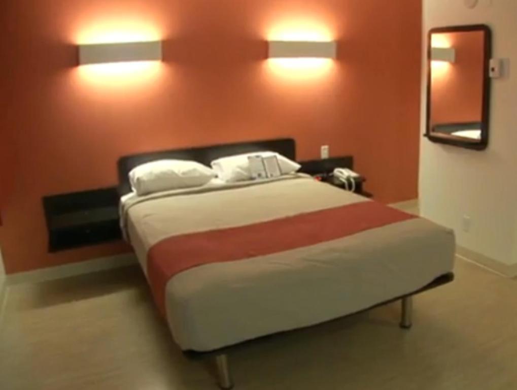 Motel 6 Мантека Экстерьер фото
