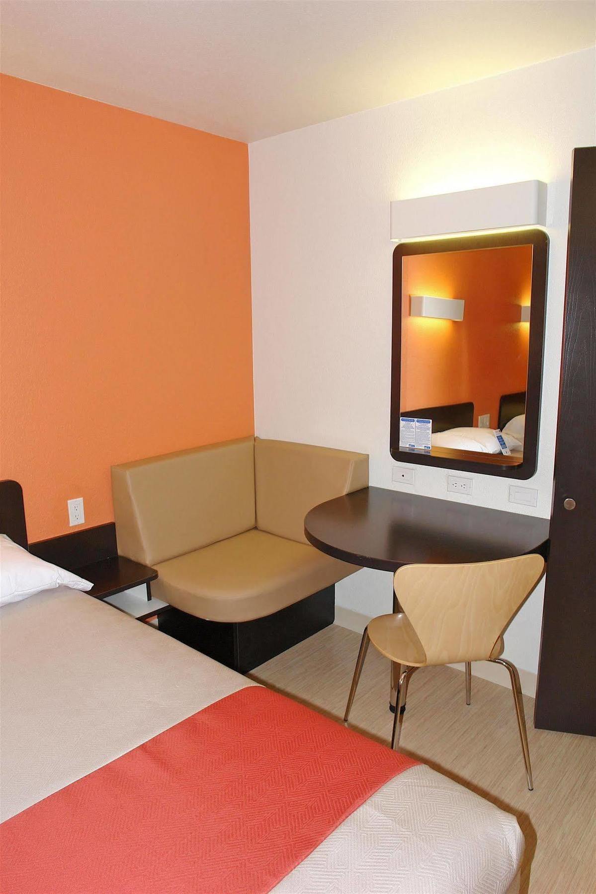 Motel 6 Мантека Экстерьер фото